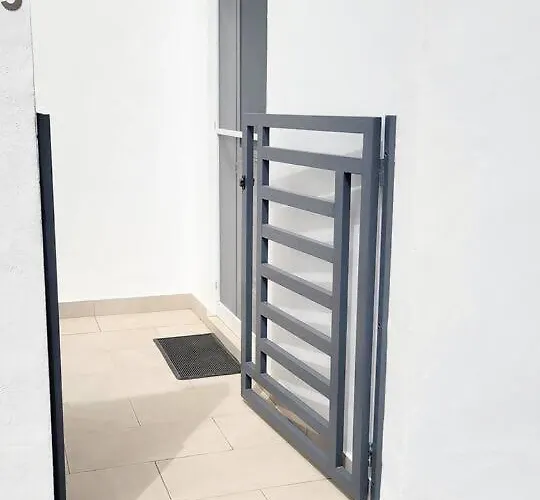 Apartment Con Piscina Privada *